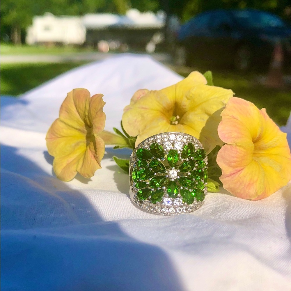 Woman’s Ring-Floral, green